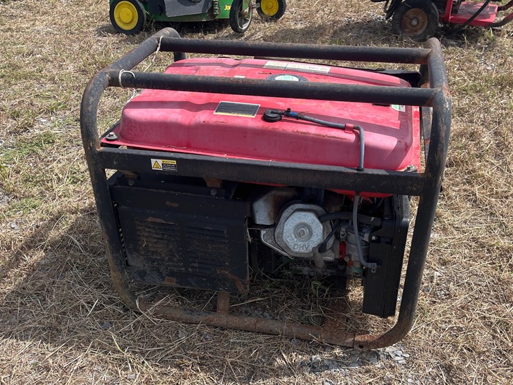 #190-•-predator-8750-gas-powered-generator-image-3