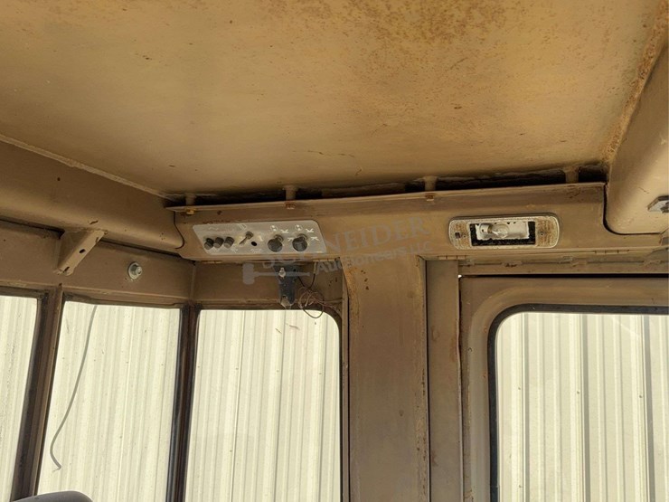 caterpillar-953b-image-41