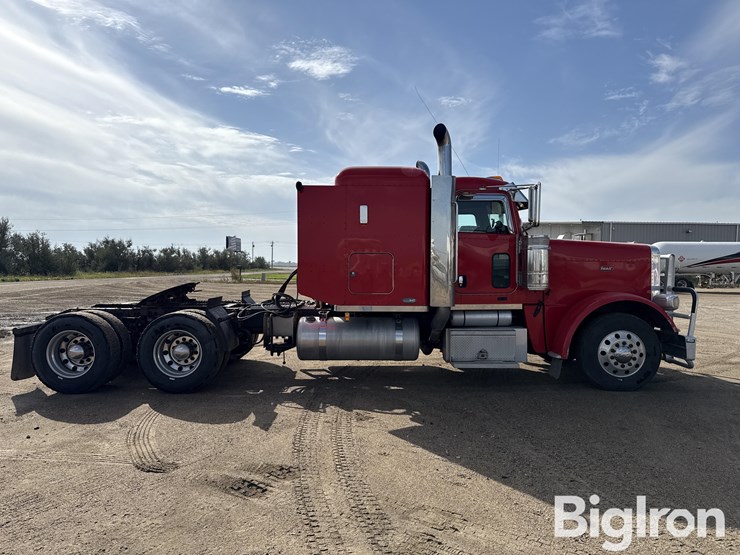 2011-peterbilt-388-image-4