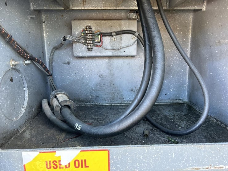 2017-peterbilt-337-image-29