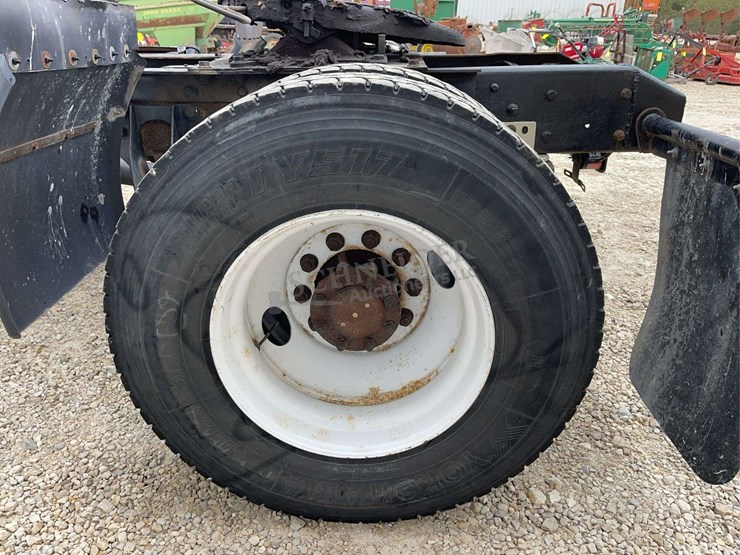 2003-international-durastar-4400-image-33