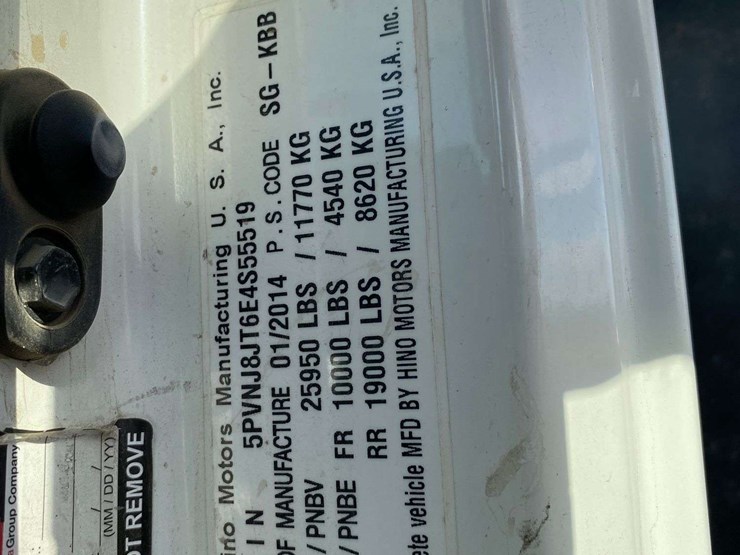 2014-hino-268-image-45