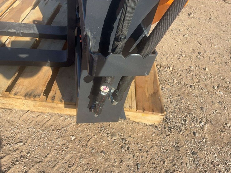 wolverine-adjustable-pallet-fork-image-3