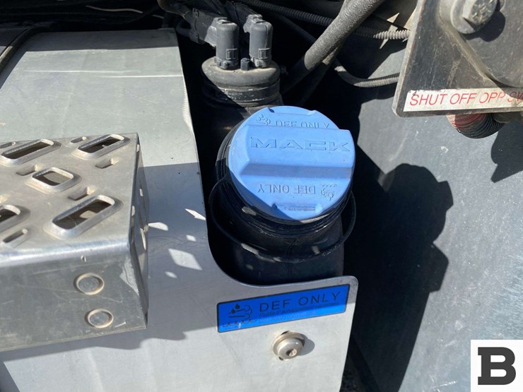 2017-mack-granite-gu713-image-27