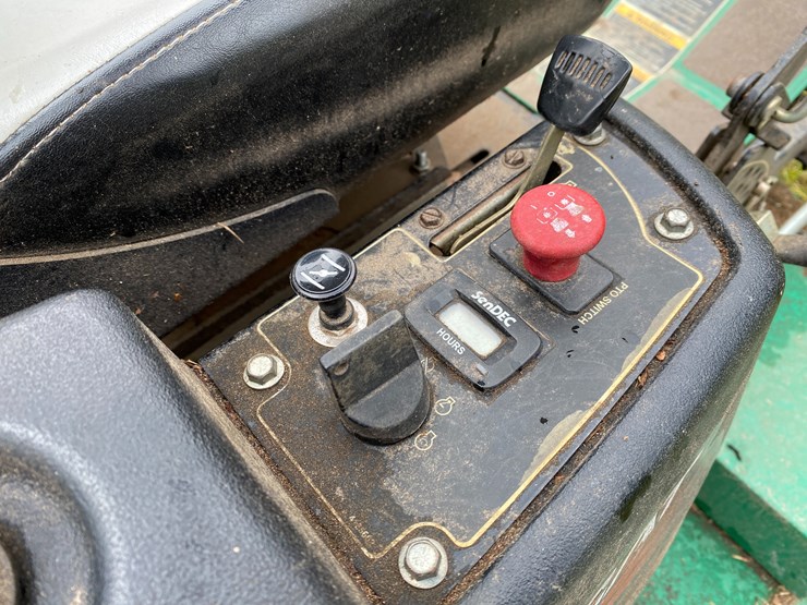 #44-•-#164-•-bob-cat-24-hp-zero-turn-lawnmower-with-61-inch-deck-image-13