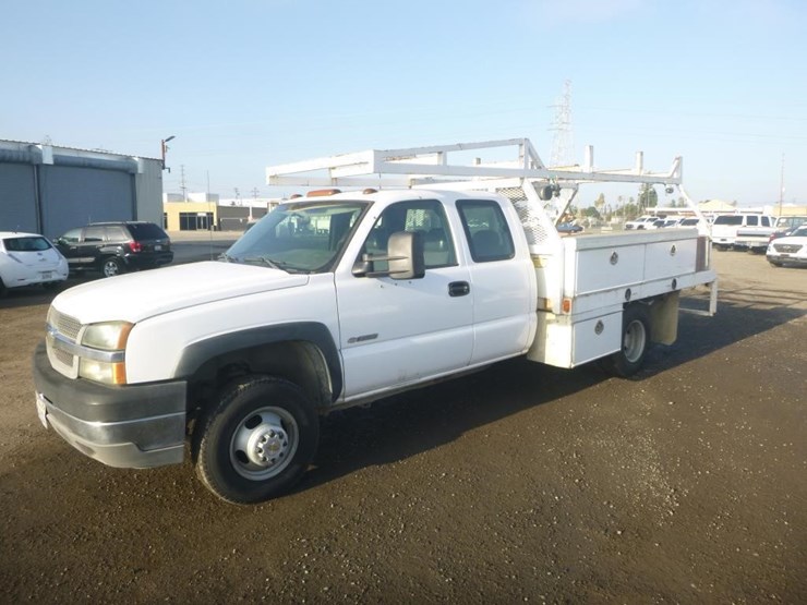 2004-chevrolet-3500-image-1