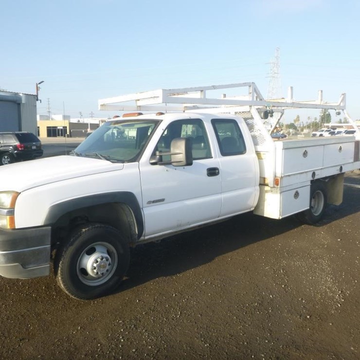 2004 CHEVROLET 3500