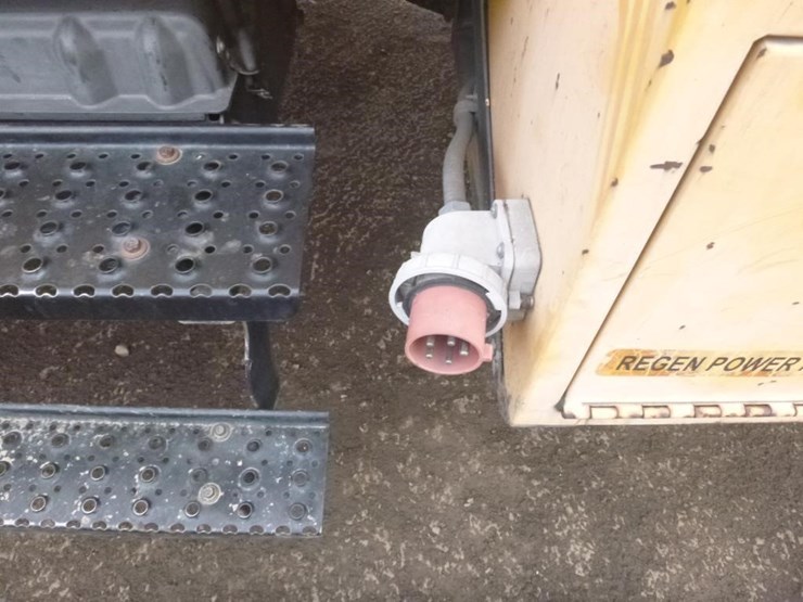 2004-international-durastar-4200-image-9