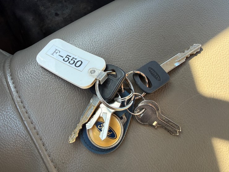 2008-ford-f550-image-36