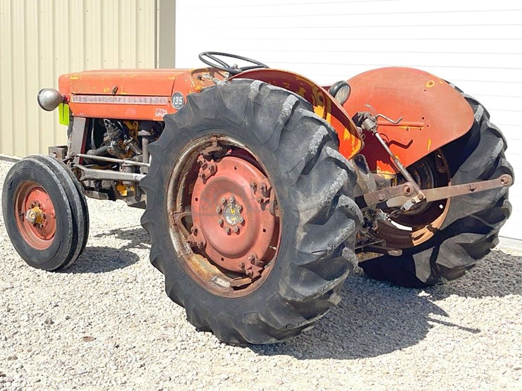 massey-ferguson-135-image-6