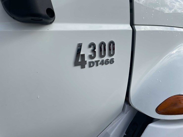 2003-international-durastar-4300-image-19