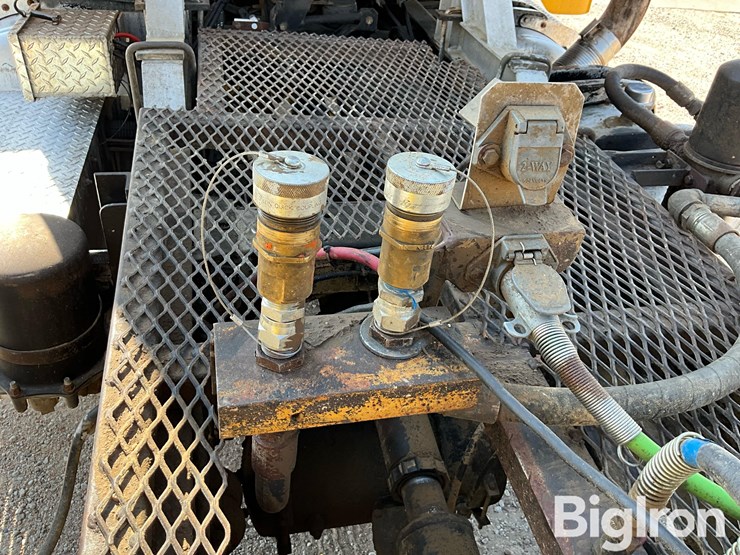 1992-peterbilt-357-image-17