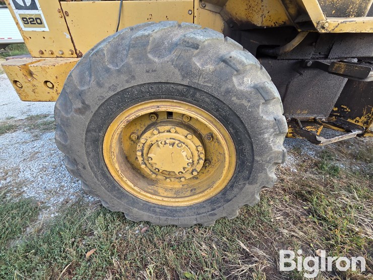 1975-caterpillar-920-image-18