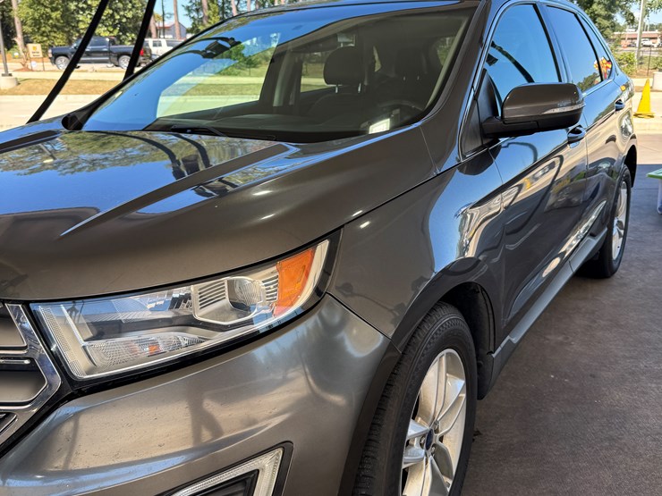 2015-ford-edge-image-1