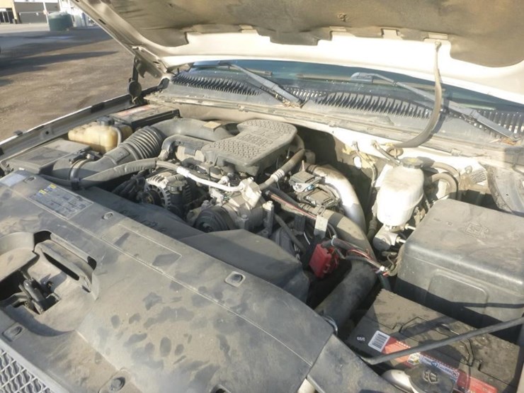 2004-chevrolet-3500-image-12