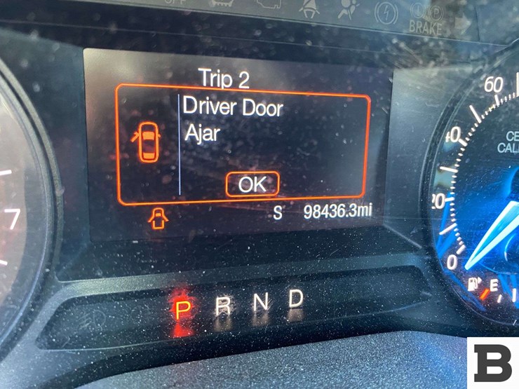 2017-ford-explorer-image-26