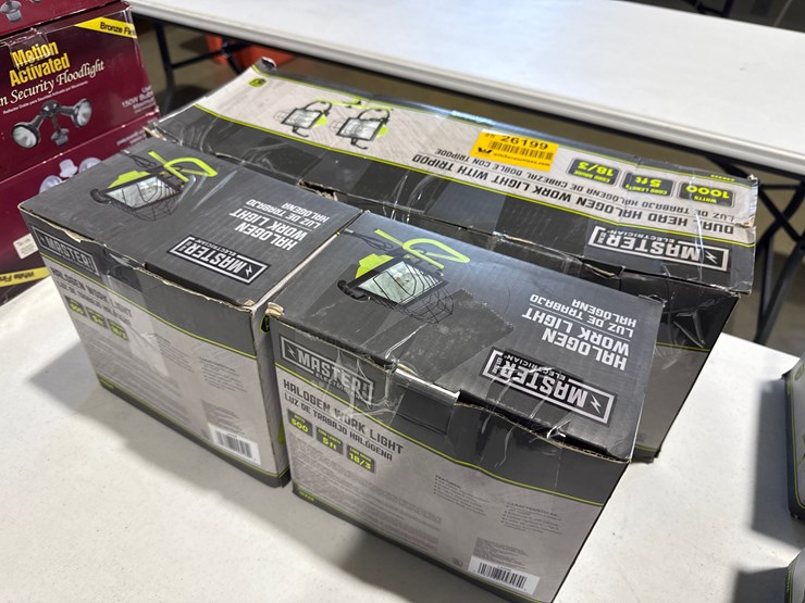 #26199-•-lot-of-master-electrician-halogen-work-lights-&-tripod-image-1