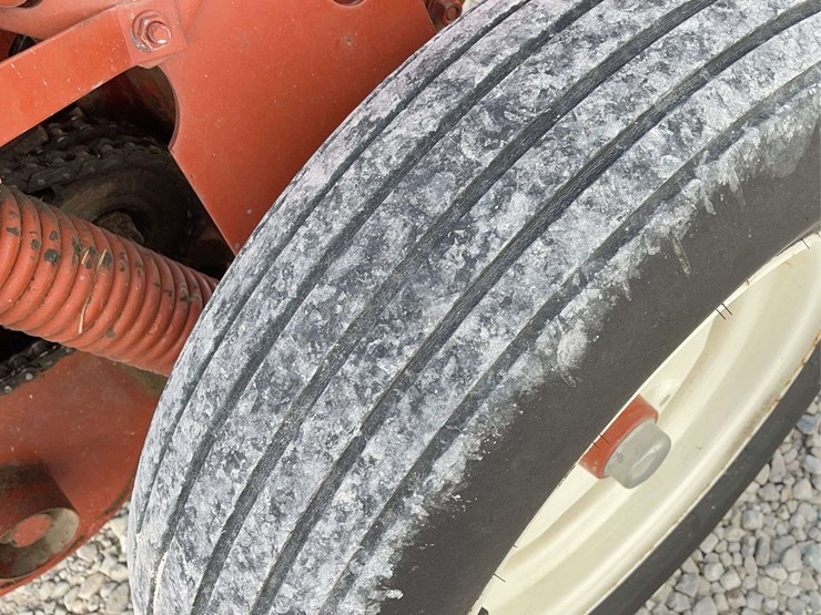 hesston-530-image-19