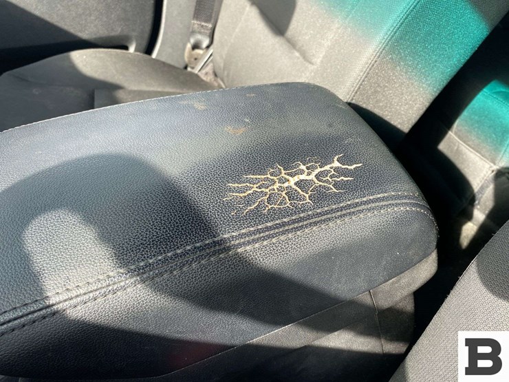 2016-ford-explorer-image-22