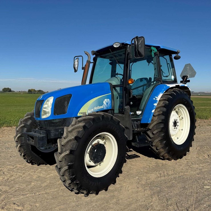 2010 NEW HOLLAND T5060
