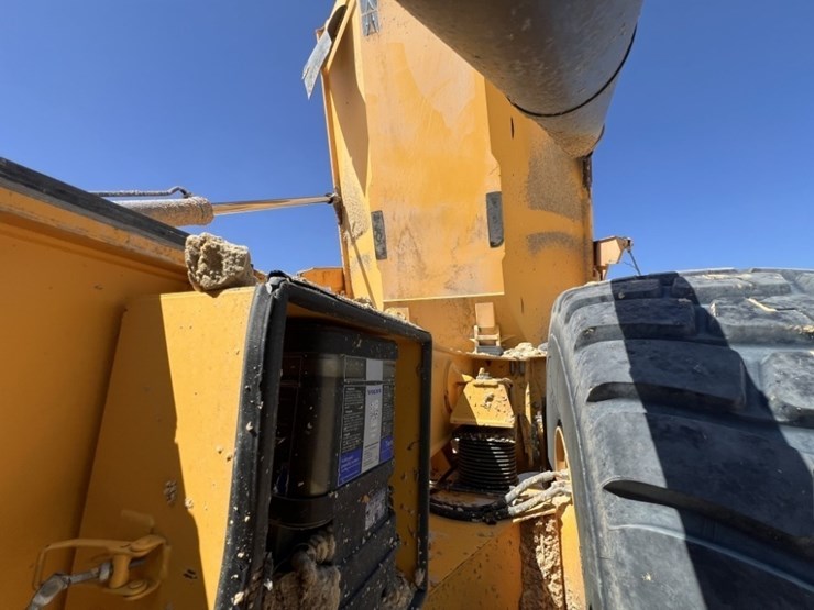 2021-volvo-a60h-image-63