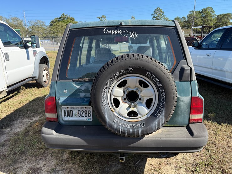 #37-•-#265-•-1996-geo-tracker-multipurpose-vehicle-(mpv)-image-5