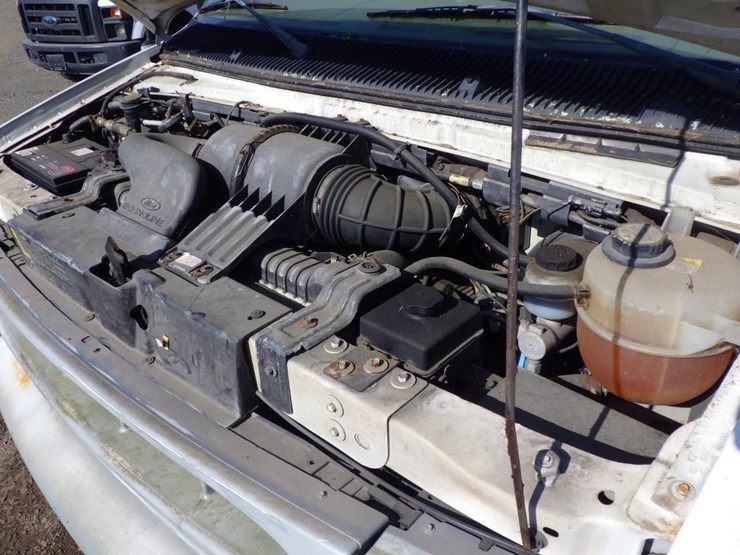 2002-ford-econoline-350-image-10