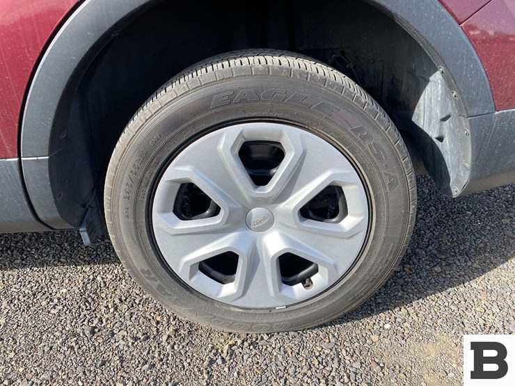 2016-ford-explorer-image-12