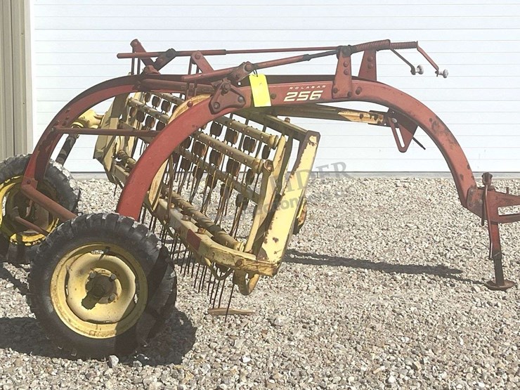 new-holland-256-image-3