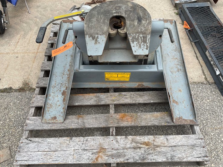 #8508-•-5th-wheel-hitch-(o3)-image-6