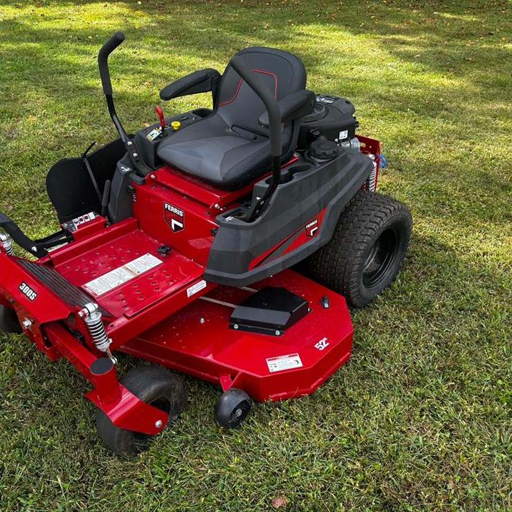 #143 • 2024 Ferris 300S 52” Deck Mower