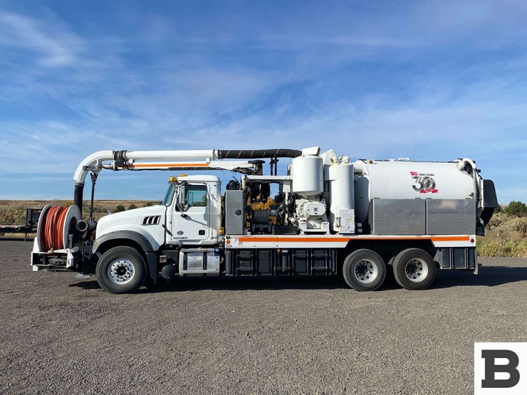 2017-mack-granite-gu713-image-4