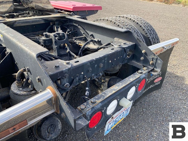 2013-kenworth-t800-image-32