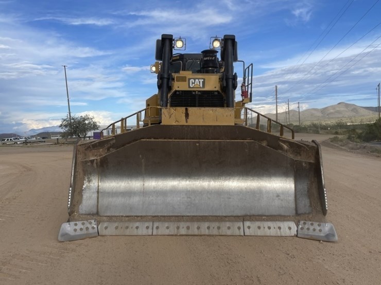 2017-caterpillar-d8t-image-8