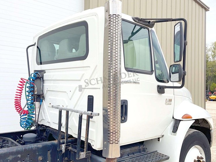 2003-international-durastar-4400-image-20