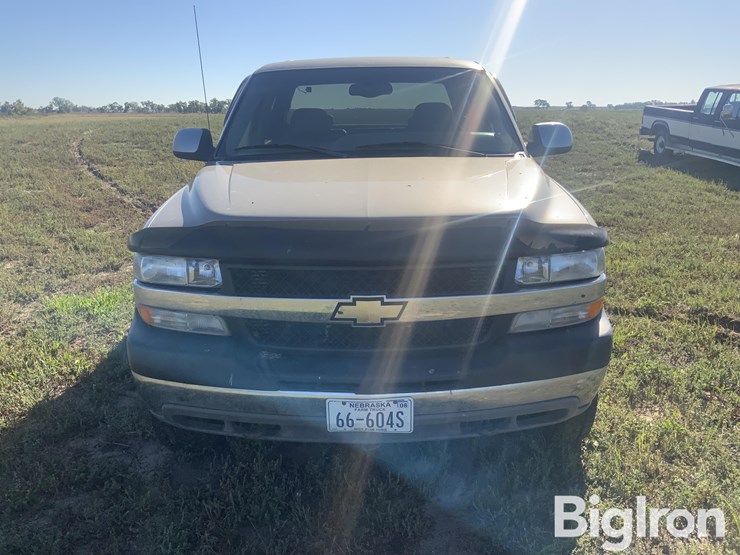 2002-chevrolet-silverado-2500-image-2