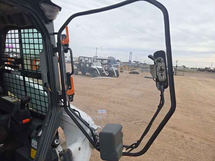 2023-bobcat-t64-image-9