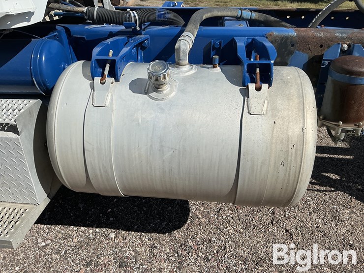 2001-peterbilt-378-image-13