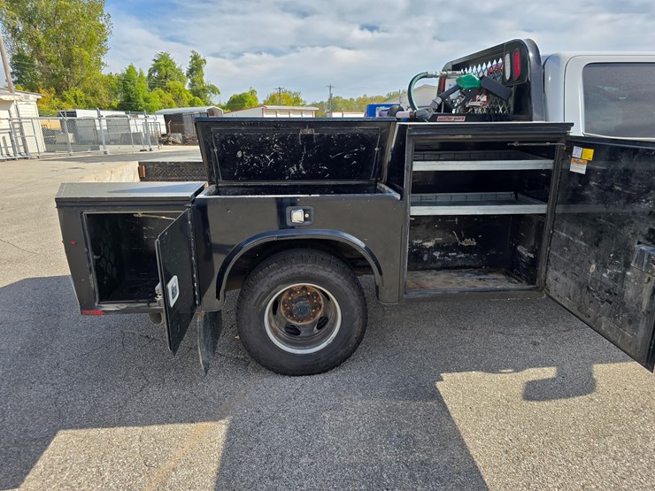 2017-gmc-sierra-3500-image-79