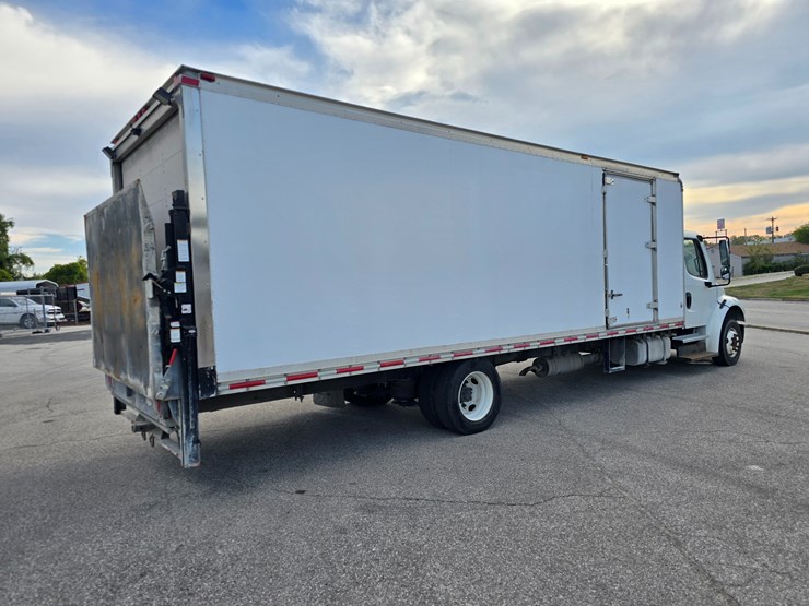 #22329-•-2014-freightliner-m2-106-box-truck-image-31
