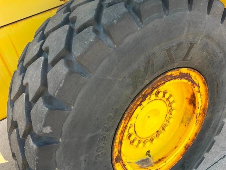 new-holland-lw170-image-17