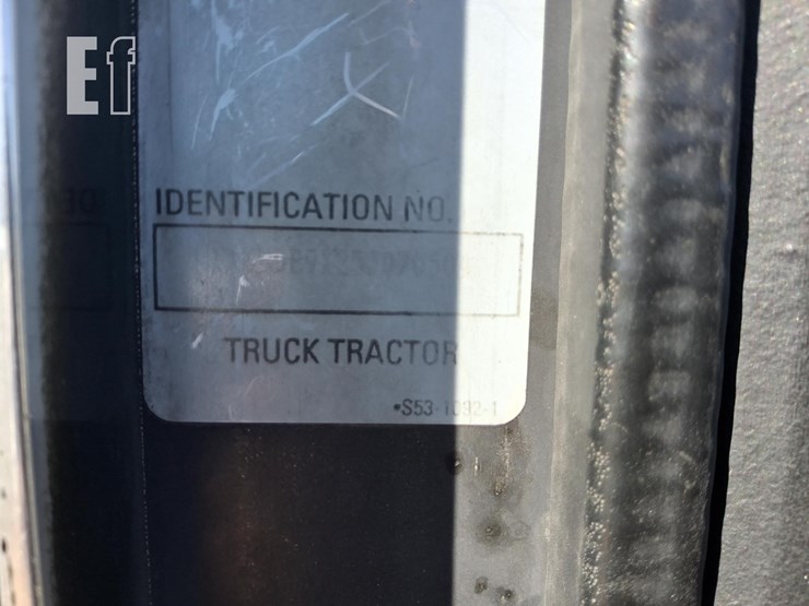 2005-kenworth-w900-image-39