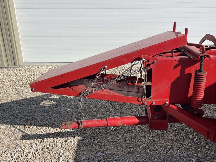 new-holland-565-image-21