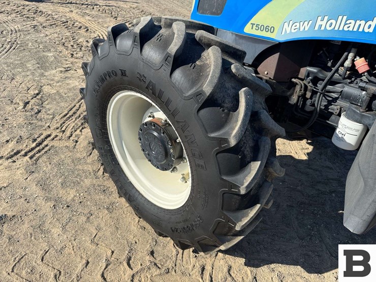 2010-new-holland-t5060-image-13