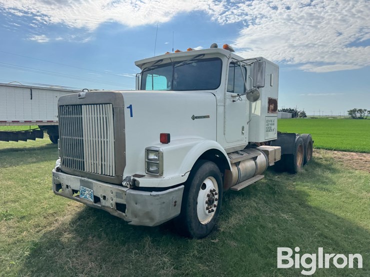 1992-international-9300-image-1