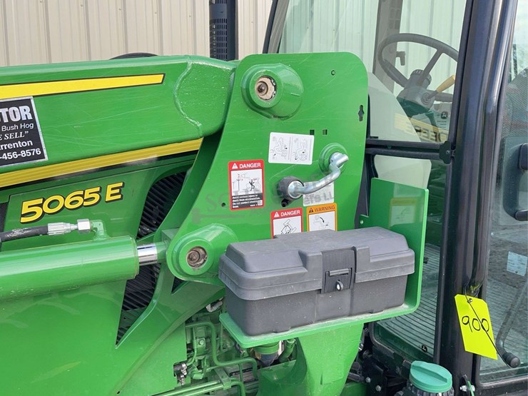 2022-john-deere-5065e-image-52