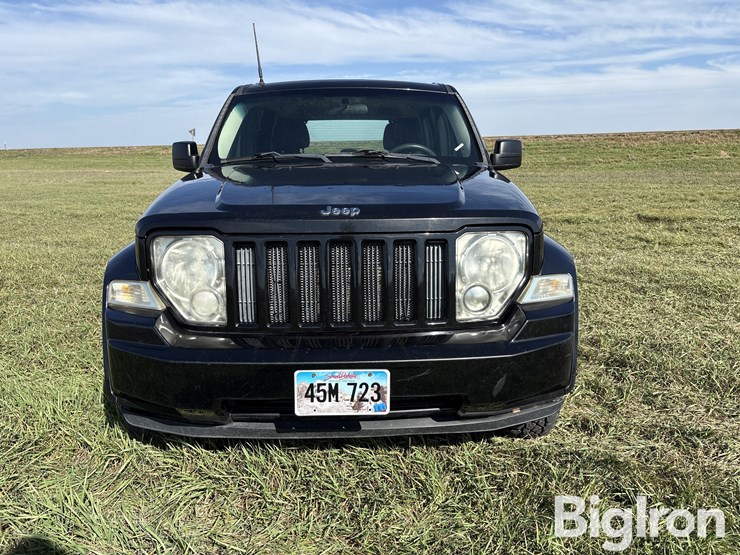 2012-jeep-liberty-image-2