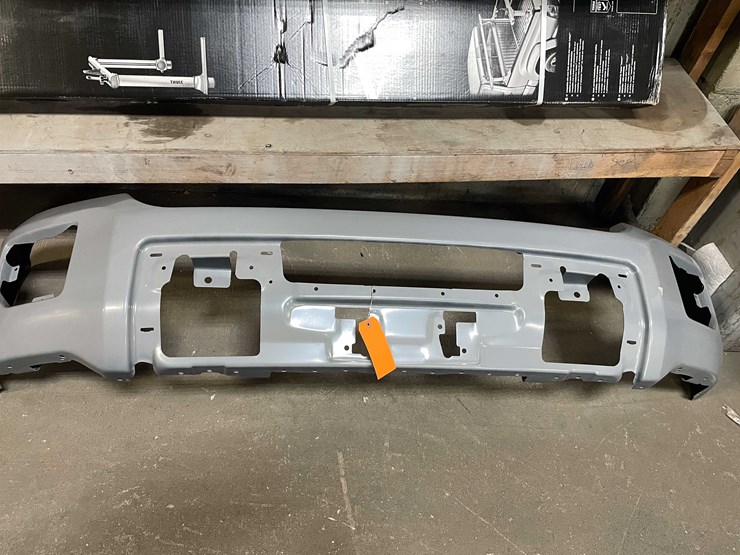 #8632-•-gm-2500hd-front-bumper-(prld)-image-1