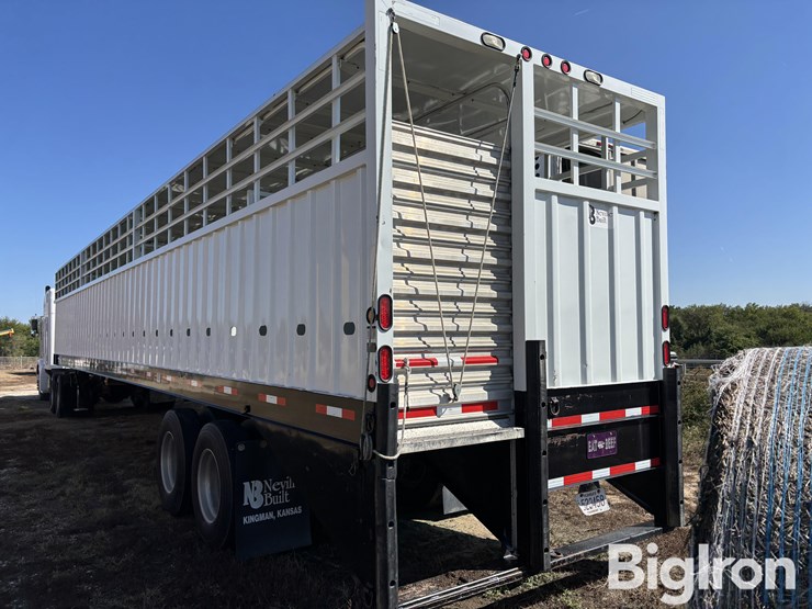 2013-neville-trailer-image-6