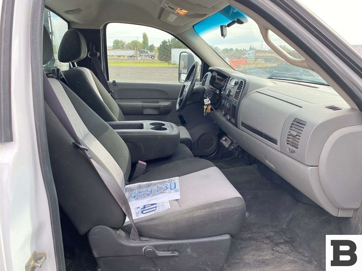 2009-chevrolet-silverado-3500-image-35